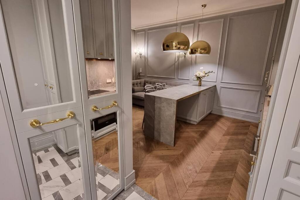 Luxury Garden Apartment Варшава Екстер'єр фото