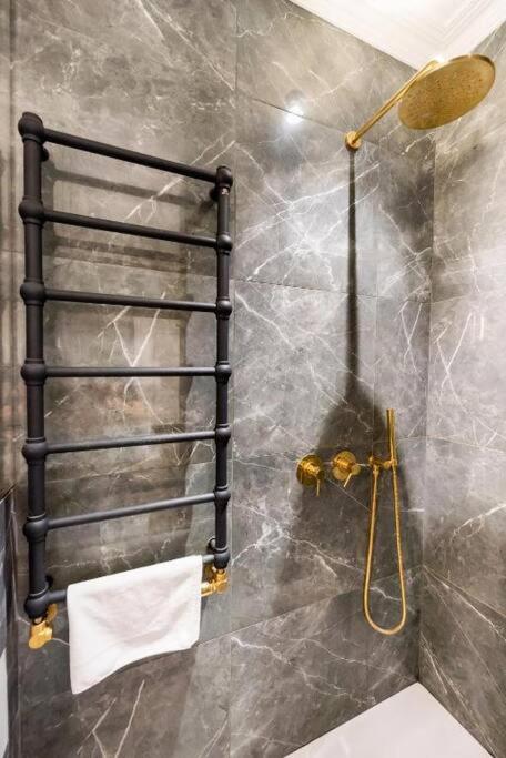 Luxury Garden Apartment Варшава Екстер'єр фото